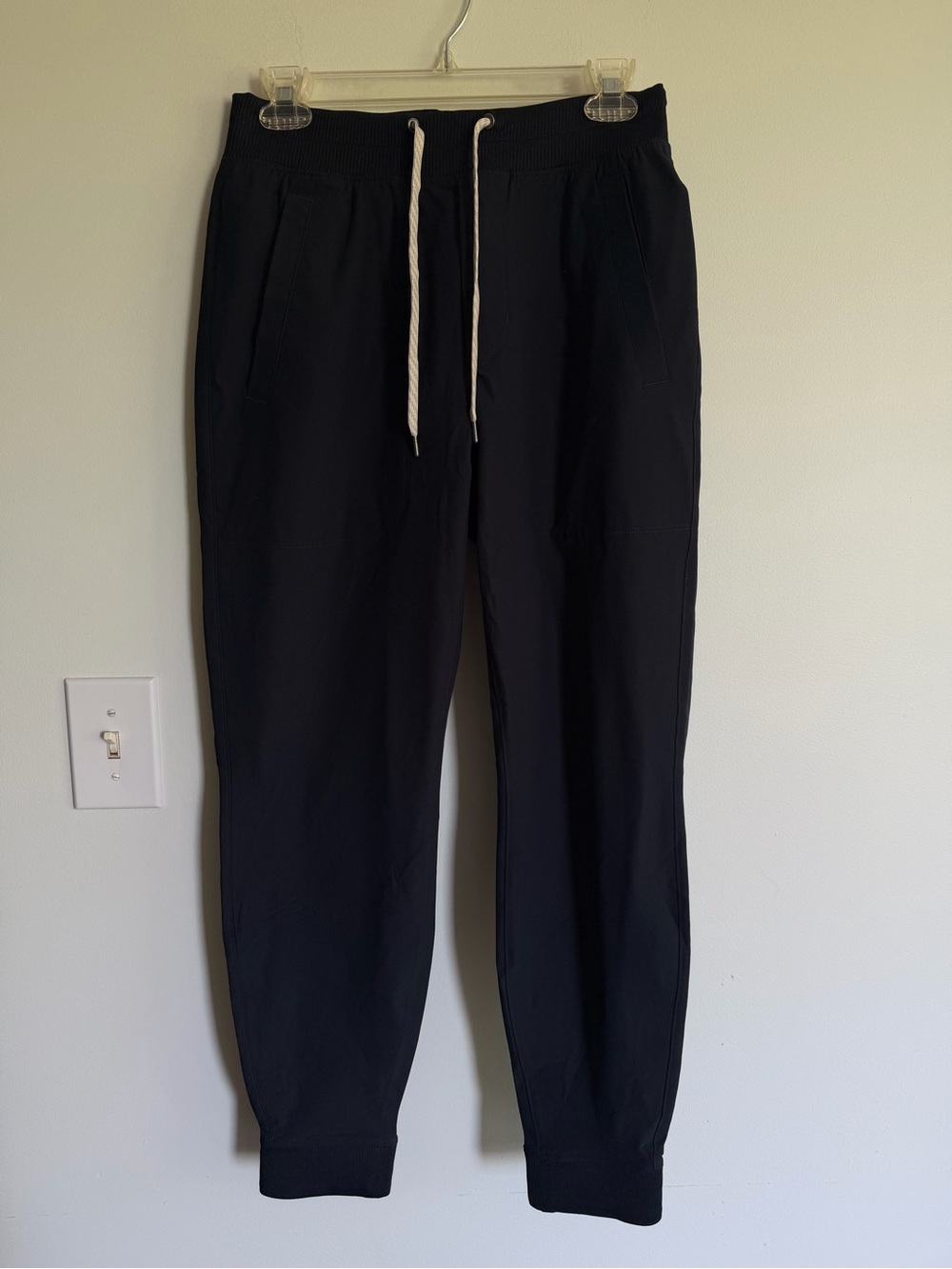 Vuori Men's Navy Ink Meta Jogger Drawstring Pants Workout Athleisure Lounge